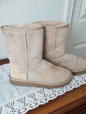 UGG Chestnut Suede Shearling Winter Boots with Glitter Heel